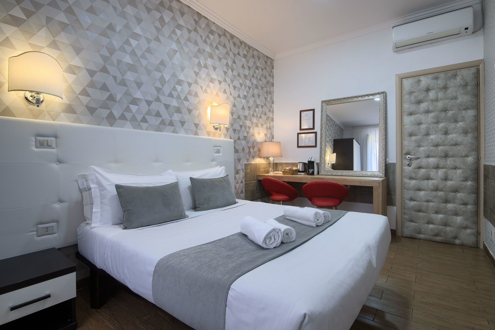 Domus Pietro Inn Roma Ngoại thất bức ảnh